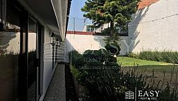 Venta De Casa En Zona Residencial Con Jardín
