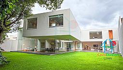 Cd Casa Lorenzo. Casa Con Sala Con Doble Altura, Jardín Y Sótano Personalizable