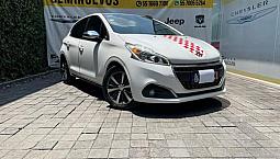 Peugeot 208 2017 1.6 Féline At