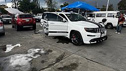 Jeep Grand Cherokee 6.4 Srt-8 Mt