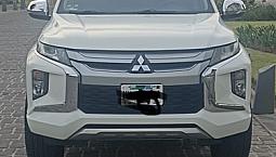 Mitsubishi L200 2.4 Cabina Doble 4X2 Mt