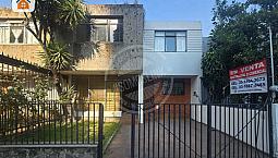 Casa En Venta Con Uso De Suelo Mixto En Ladron De Guevara Guadalajara Jalisco.