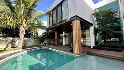 Casa En Venta En Club De Golf La Ceiba Mérida, Acabados De Lujo Y Amplio Terreno