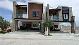 Casa Con Roof Jarden En Zona Exclusiva A 5 Min. De Galerias Pachuca. 