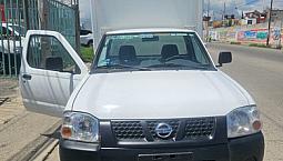 Nissan Np300 2.4 Chasis Dh Mt
