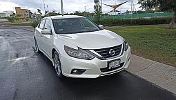 Nissan Altima 2.5 Advance Navi Cvt