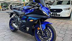 Yamaha R1