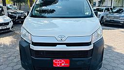 Toyota Hiace 2022