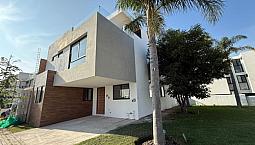 Venta Casa Nueva Esquina Junto Área Verde Lomas De Angelópol
