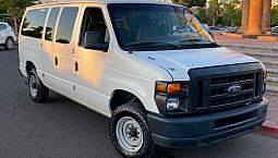 Van Ford E-350 Súper Duty 2008.