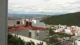 Preciosa Casa Con Ventanales Doble Altura Y Vista Panorámica.