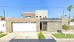 Casa En Venta Con Alberca Cerca A Plaza De Toros Monumental, En Playas De Tijuana