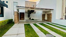 En Venta. Hermosa Residencia En Oportunidad. Villas Bonaterra, Aguascalientes  Vista A Alberca Y Canchas De Tenis 