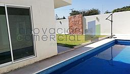 Casa En Venta En Villas Del Mesón, Juriquilla, Con Alberca Y