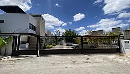 Venta Casa Al Norte De Mérida, Montecarlo.