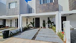 Casa · 3 Recámaras · Jardines Del Sur 6 · Alberca · Seguridad · Remodelada