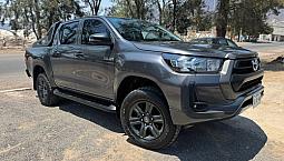 Toyota Hilux 2.7 Cabina Doble Sr Mt