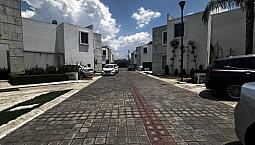 Casa En Venta En Metepec, Excelente Ubicacion.  A Solo 3 Min. Del Tren Interurbano, A Solo 3 Min De Las Torres, Tollocan Y Av. Tecnológico.
