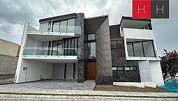Casa En Venta En Lomas De Angelópolis Iii, Punta Cascata