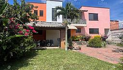 Venta Casa En Fraccionamiento Lomas Tetela, Cuernavaca - V349