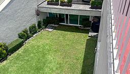  Casa De 3 Niveles Con Jardín Y Terrazas En Zona Privilegiada