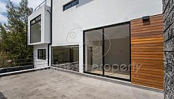 Hermosa Casa Dentro De La Sexta Sección De Lomas Verdes