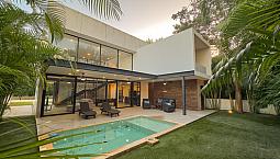 Casa En Venta En El Yucatán Country Club.