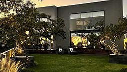Hermosa Residencia Estilo Moderno En Condado De Sayavedra