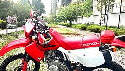 Moto En Perfecto Estado, Con Varios Accesorios