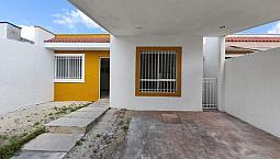 Venta De Casa De Un Piso, Dos Recámaras, En Las Américas Ii
