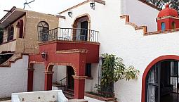 Casa Estilo Colonial Con Amplio Jardín En Venta En San Miguel De Allende