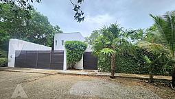 Casa En Venta De 2 Recámaras, Estudio Tv, Piscina, Sm 307, Doctores, Cancún