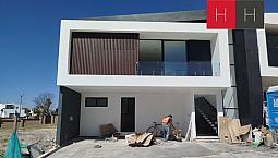 Casa En Venta En Lomas De Angelopolis