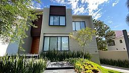 Casa Nueva En Venta En Valle Real,  4 Recamaras.