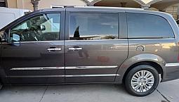 Chrysler Town & Country 3.6 Limited Mt