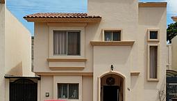 Agradable Casa En Venta En Fracc. Villa California Con Alberca