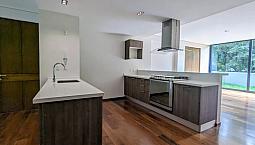 Departamento De Lujo, Planta Baja Con Jardín Privado