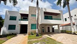 Casa En  Venta En Lagos Del Sol Cancun