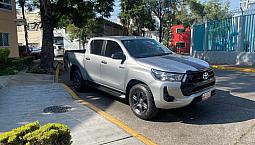 Toyota Hilux 2.7 Cabina Doble Sr Mt