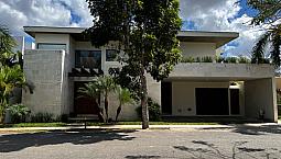 Casa En Venta Merida, Privada Manantiales De Cocoyoles, Equipada,  Entrega Inmediata.