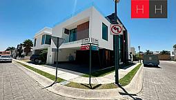 Casa En Venta En Zona Lomas De Angelópolis