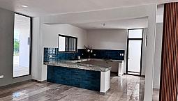 Venta De Casa Residencial De Lujo De 4 Habitaciones En Dzitia