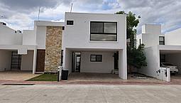 Venta De Casa De 3 Recámaras En Botánico
