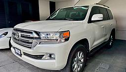 Toyota Land Cruiser 5.7 4X4 At