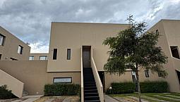 Vive En Altos De Juriquilla  Casa Tipo Town House En Venta
