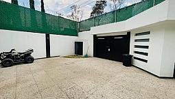 Exclusiva Casa Con Jardín, Jacuzzi Y Acabados De Alta Gama. Bosques Del Lago.
