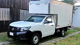Nissan Np300 Modelo 2016 Con Caja Seca Con Copete Para Carga