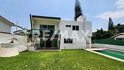 Casa En Venta En Morelos,  Fraccionamiento Lomas De Cocoyoc