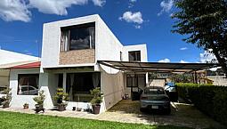 Casa Con Estilo De Vida Sustentable Y Exclusivo