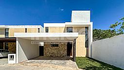 Casa En Venta En Mérida En Privada Altamira, Modelo E En Cholul